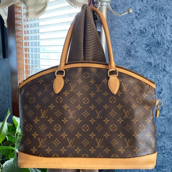 Louis Vuitton Handbags - ❌❌SOLD❌❌ Authentic Loius Vuitton Horizontal Lockit